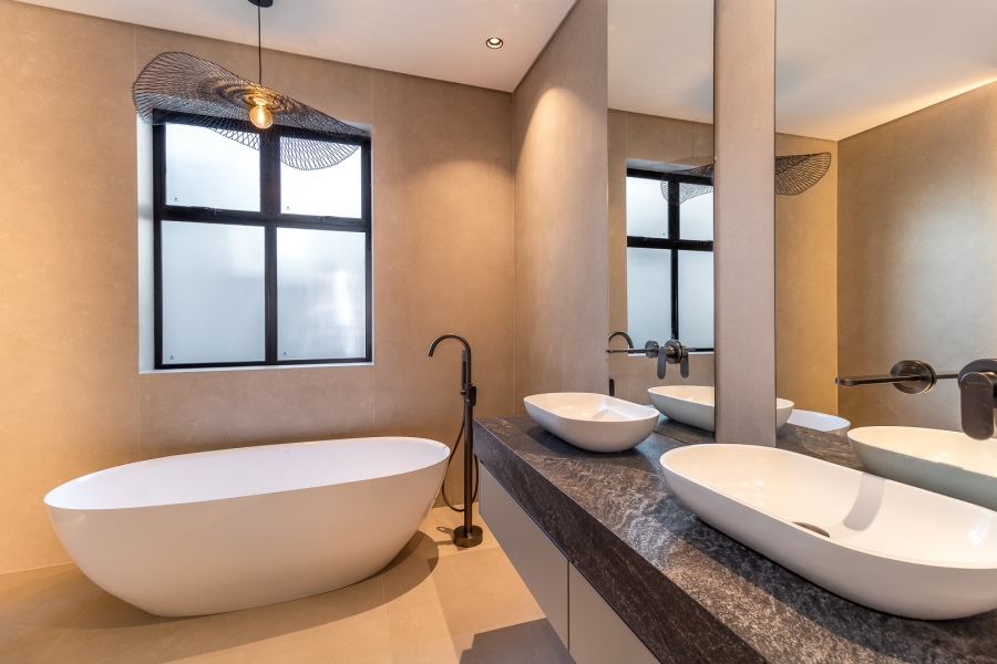 4 Bedroom Property for Sale in Pearl Valley at Val de Vie Western Cape